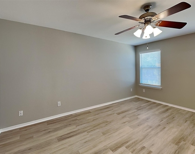13717 Canyon Ranch Road - Photo Thumbnail 8