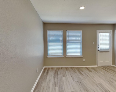 13717 Canyon Ranch Road - Photo Thumbnail 5