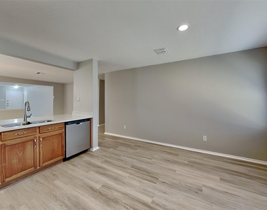 13717 Canyon Ranch Road - Photo Thumbnail 4