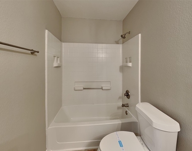 13717 Canyon Ranch Road - Photo Thumbnail 15