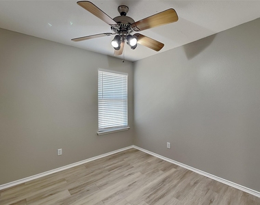 13717 Canyon Ranch Road - Photo Thumbnail 11