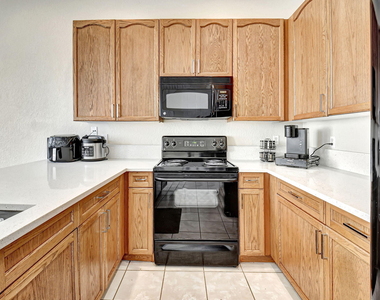 608 Nw 25th Avenue - Photo Thumbnail 13