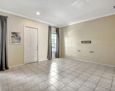 608 Nw 25th Avenue - Photo Thumbnail 3