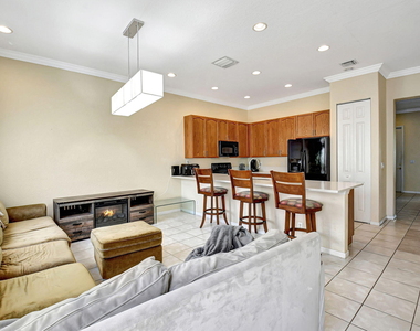 608 Nw 25th Avenue - Photo Thumbnail 5
