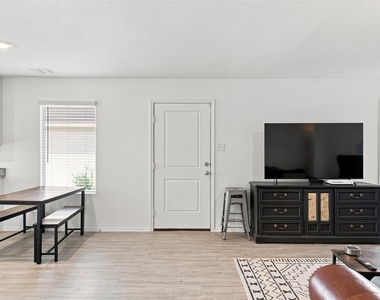 3409 Flicker Lane - Photo Thumbnail 10
