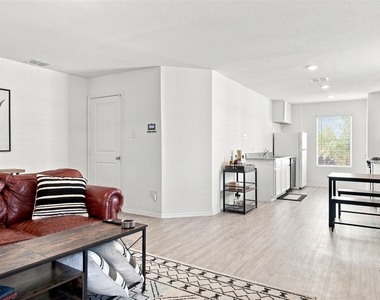3409 Flicker Lane - Photo Thumbnail 11