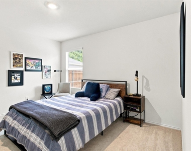 3409 Flicker Lane - Photo Thumbnail 21
