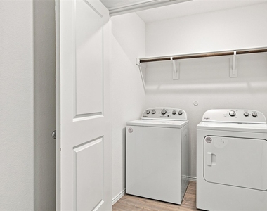 3409 Flicker Lane - Photo Thumbnail 15