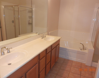 11000 N 77th Place - Photo Thumbnail 15