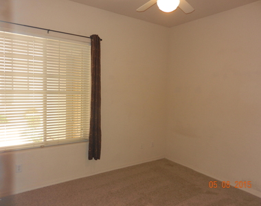 11000 N 77th Place - Photo Thumbnail 18