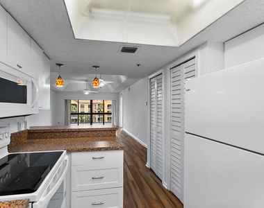 700 Uno Lago Drive - Photo Thumbnail 54