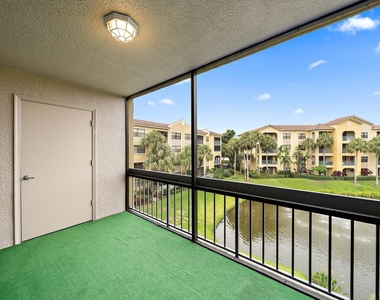 700 Uno Lago Drive - Photo Thumbnail 30