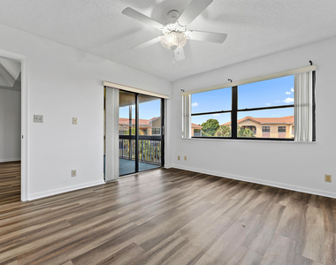 700 Uno Lago Drive - Photo Thumbnail 17