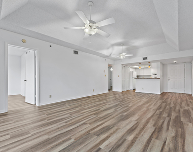 700 Uno Lago Drive - Photo Thumbnail 10