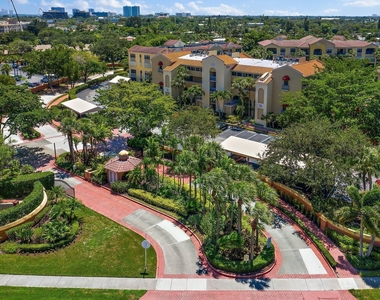 700 Uno Lago Drive - Photo Thumbnail 47