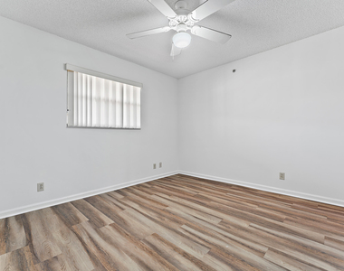 700 Uno Lago Drive - Photo Thumbnail 25
