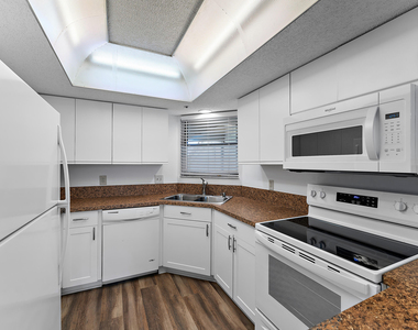 700 Uno Lago Drive - Photo Thumbnail 51