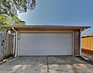 425 Kent Drive - Photo Thumbnail 16