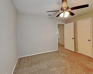 425 Kent Drive - Photo Thumbnail 9