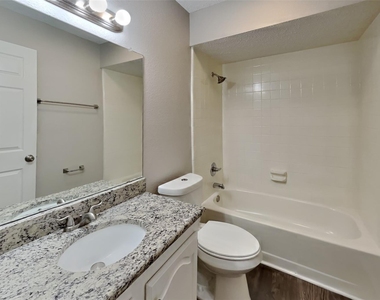425 Kent Drive - Photo Thumbnail 13