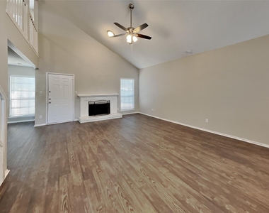 425 Kent Drive - Photo Thumbnail 1