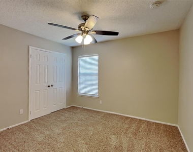 425 Kent Drive - Photo Thumbnail 12