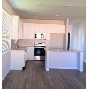 8312 White Pine Drive - Photo Thumbnail 3