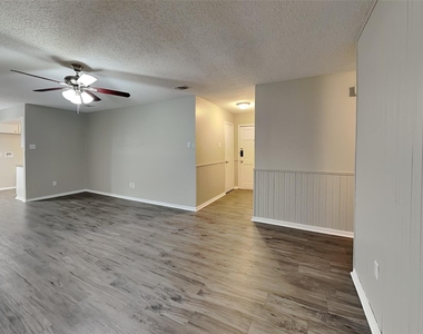 1558 Town Bluff Street - Photo Thumbnail 3