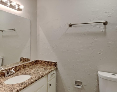 1558 Town Bluff Street - Photo Thumbnail 13