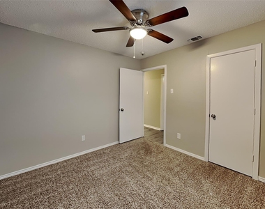 1558 Town Bluff Street - Photo Thumbnail 6