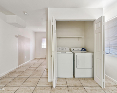 3949 E Earll Drive - Photo Thumbnail 15