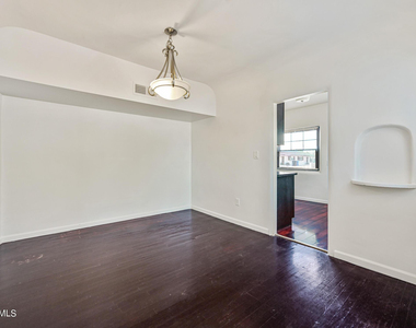 3949 E Earll Drive - Photo Thumbnail 5