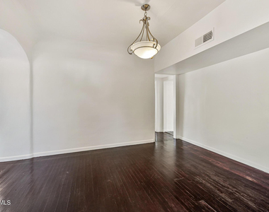 3949 E Earll Drive - Photo Thumbnail 7