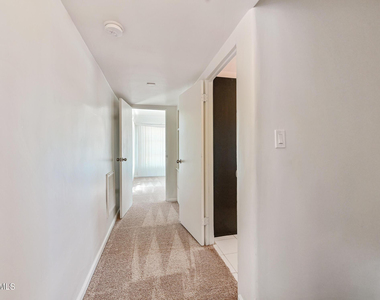 3949 E Earll Drive - Photo Thumbnail 23