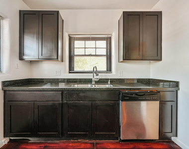 3949 E Earll Drive - Photo Thumbnail 11