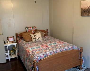 919 Chandry Circle - Photo Thumbnail 10