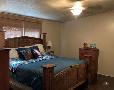 919 Chandry Circle - Photo Thumbnail 12