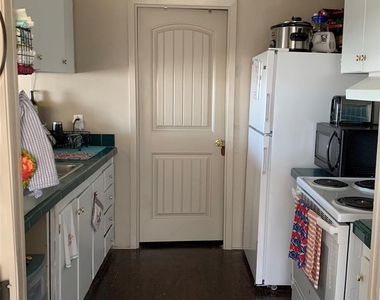 919 Chandry Circle - Photo Thumbnail 8