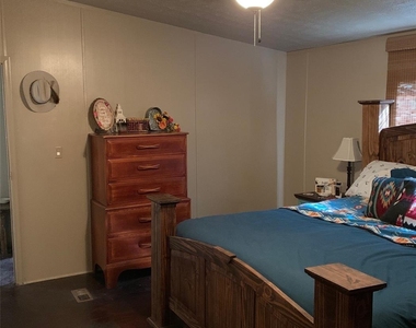 919 Chandry Circle - Photo Thumbnail 11