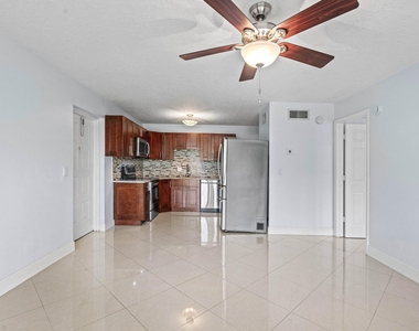 204 Foxtail Drive - Photo Thumbnail 7