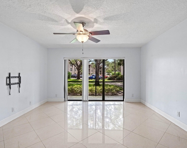 204 Foxtail Drive - Photo Thumbnail 5