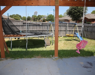 10433 E Lake Terrace - Photo Thumbnail 4