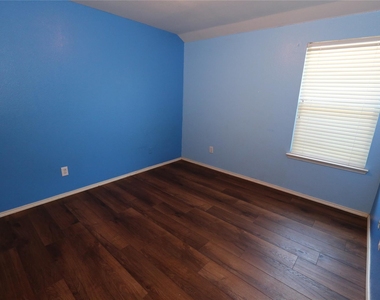 10433 E Lake Terrace - Photo Thumbnail 16