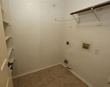 10433 E Lake Terrace - Photo Thumbnail 31