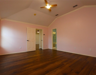 10433 E Lake Terrace - Photo Thumbnail 8