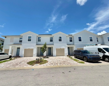 12813 Sw Forli Way - Photo Thumbnail 1