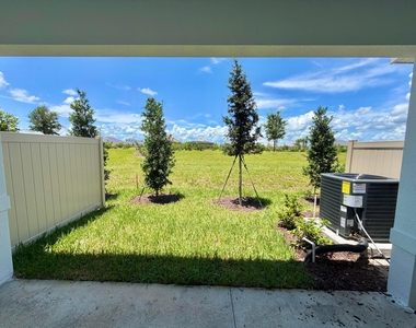 12813 Sw Forli Way - Photo Thumbnail 26