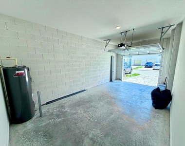 12813 Sw Forli Way - Photo Thumbnail 24