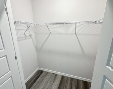 12813 Sw Forli Way - Photo Thumbnail 21