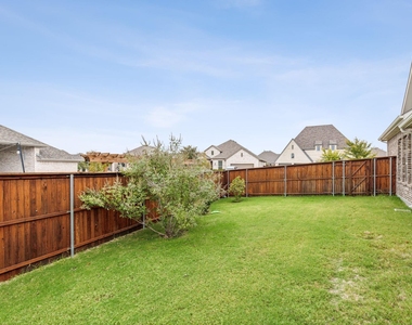 906 Overton Avenue - Photo Thumbnail 25